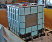 IBC容器の振動試験の様子 IBC容器の振動試験の様子画像