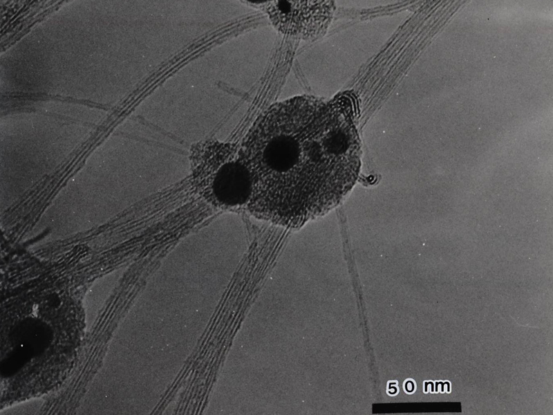 【カーボンナノチューブの高分解能観察】×300,000 TEM