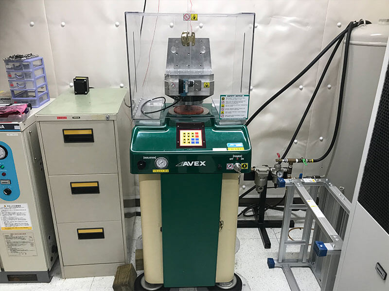 衝撃試験機