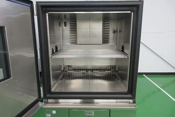 ハイパワー恒温恒湿器 ARシリーズ（急速温度変化タイプ）大容量のチャンバーで大型製品にも対応