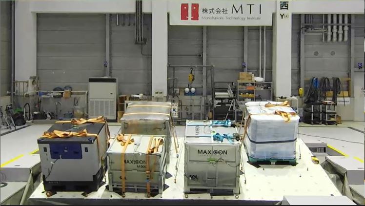 【輸送試験・動揺試験・耐震試験】繰り返し利用される液体輸送用折畳式レンタルコンテナの試験：住商グローバル・ロジスティクス(株)様
