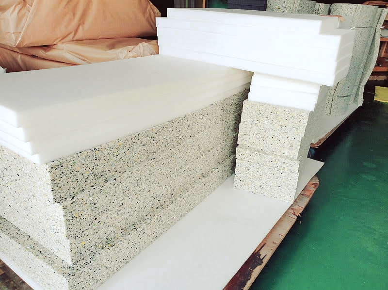 ソファー・椅子のクッション中身交換｜ウレタンフォームを希望サイズ・硬さでオーダーメイド加工