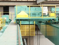 摩擦防止対策事例　屋外設置天井クレーンへの固形潤滑剤塗布【Ｘ－1型】