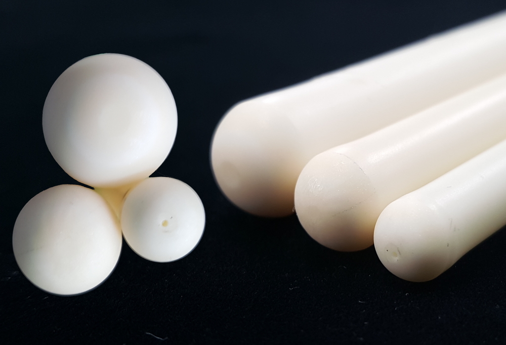 【PT0保護管】アルミナ(Al₂O₃ 約99.6%)の高耐熱セラミック保護管